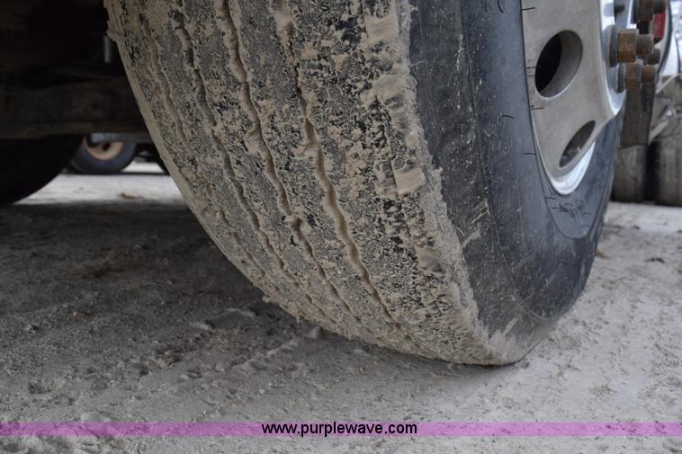 image for item J8465 2010 International ProStar semi truck