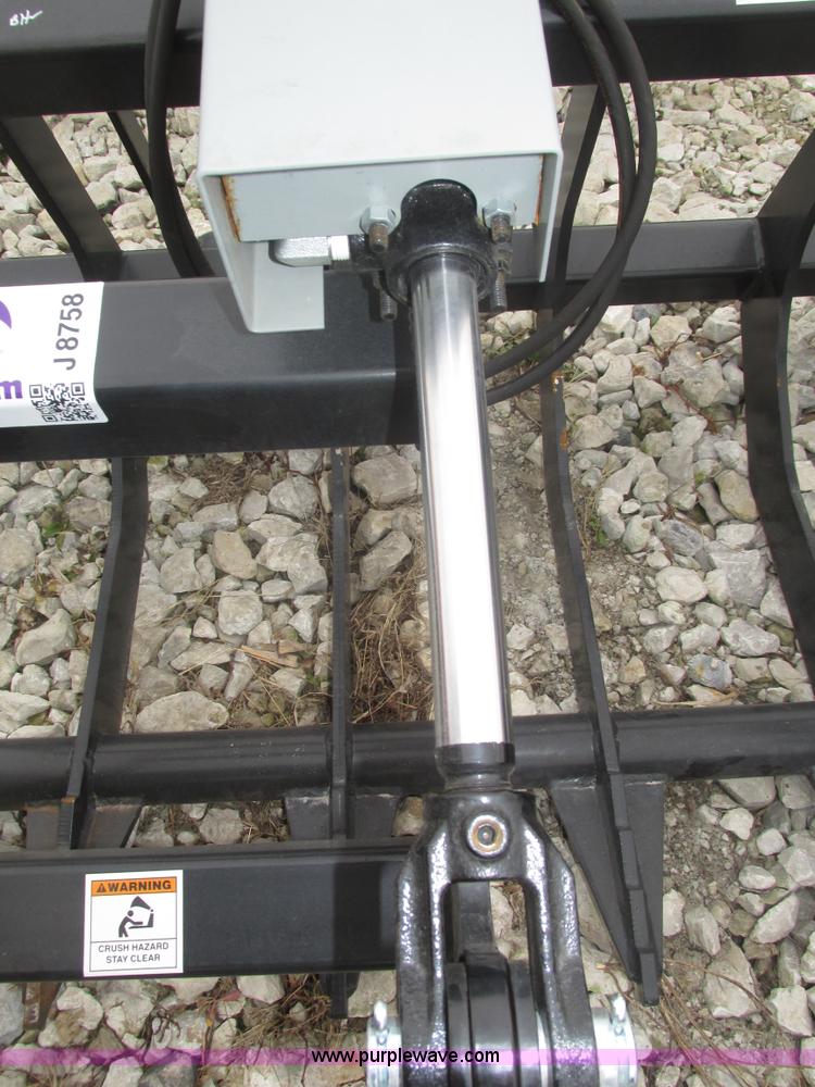 image for item J8758 Tomahawk grapple bucket