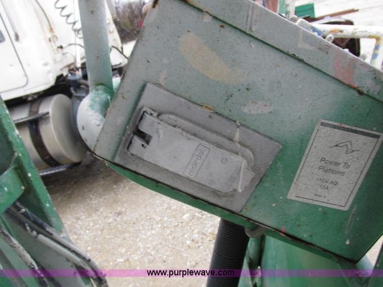 image for item K2247 1999 Genie Z-30/20N boom lift