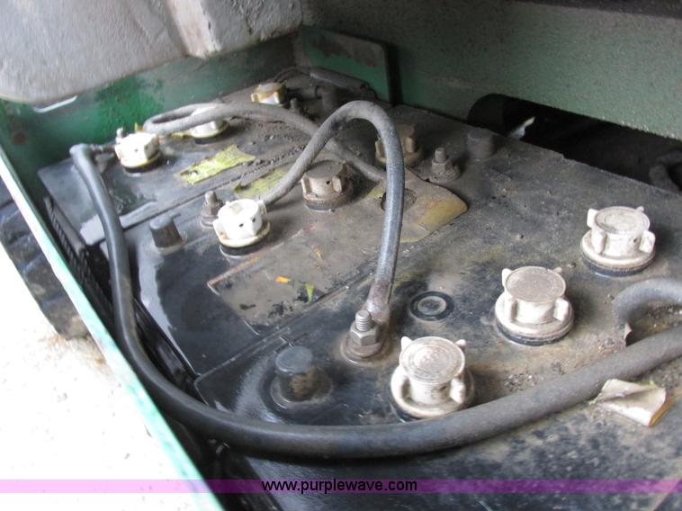 image for item K2247 1999 Genie Z-30/20N boom lift