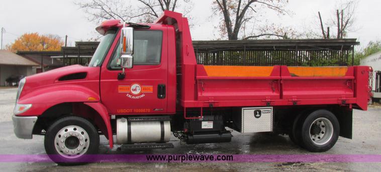 image for item K5205 2006 International DuraStar 4300 dump truck