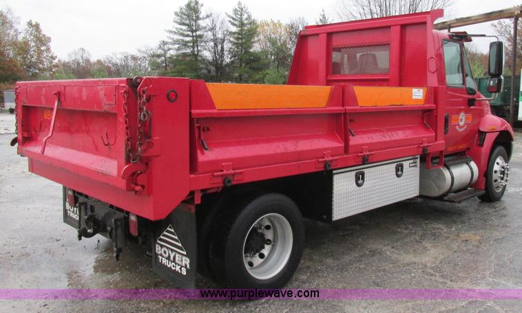 image for item K5205 2006 International DuraStar 4300 dump truck
