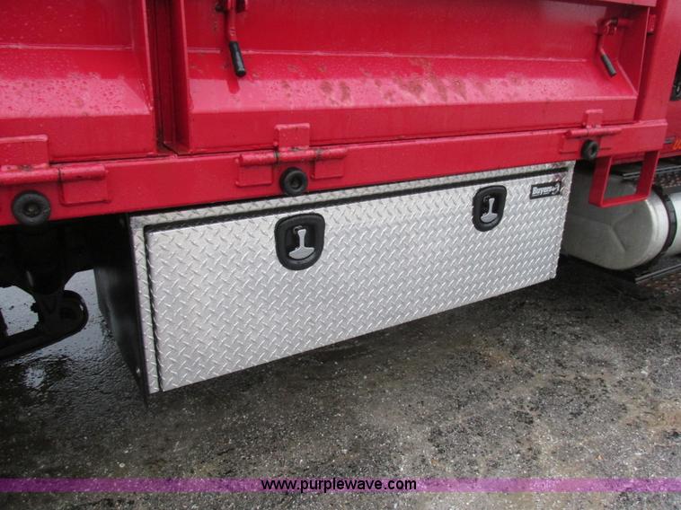 image for item K5205 2006 International DuraStar 4300 dump truck