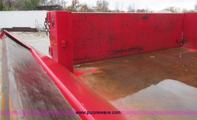 image for item K5205 2006 International DuraStar 4300 dump truck