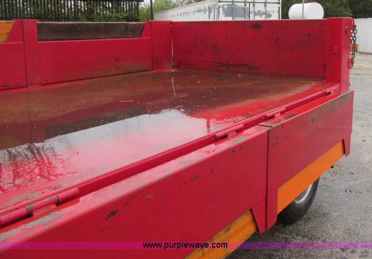 image for item K5205 2006 International DuraStar 4300 dump truck