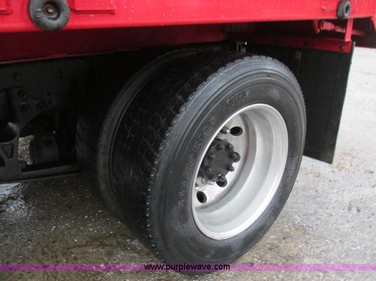 image for item K5205 2006 International DuraStar 4300 dump truck