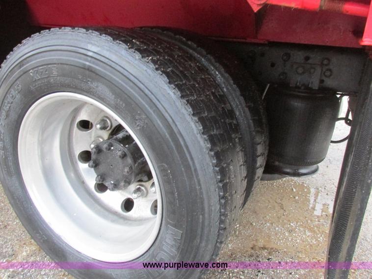 image for item K5205 2006 International DuraStar 4300 dump truck