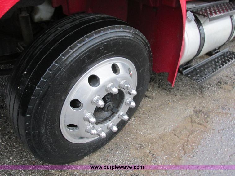 image for item K5205 2006 International DuraStar 4300 dump truck