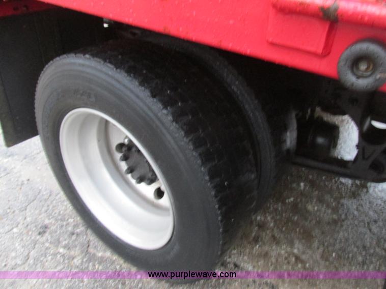 image for item K5205 2006 International DuraStar 4300 dump truck