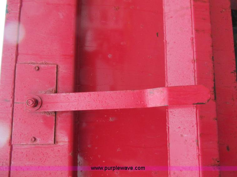 image for item K5205 2006 International DuraStar 4300 dump truck