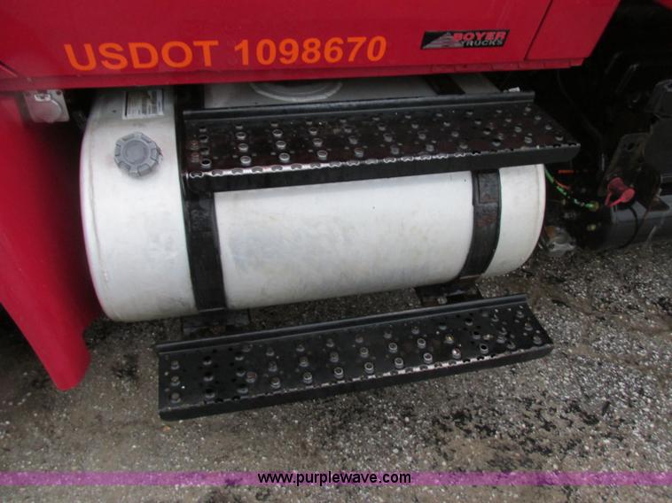 image for item K5205 2006 International DuraStar 4300 dump truck