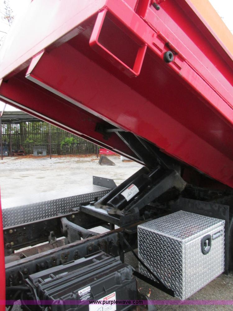 image for item K5205 2006 International DuraStar 4300 dump truck