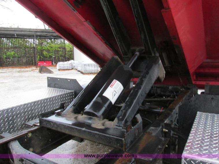 image for item K5205 2006 International DuraStar 4300 dump truck