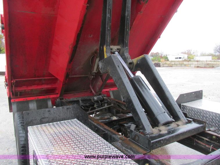 image for item K5205 2006 International DuraStar 4300 dump truck