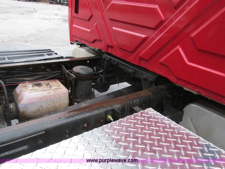 image for item K5205 2006 International DuraStar 4300 dump truck