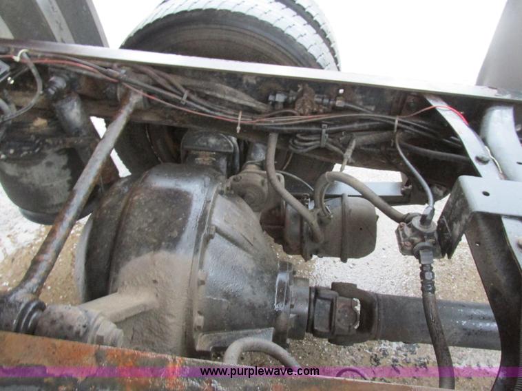 image for item K5205 2006 International DuraStar 4300 dump truck