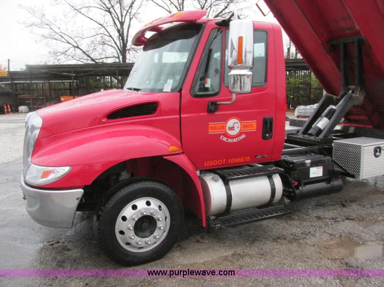 image for item K5205 2006 International DuraStar 4300 dump truck