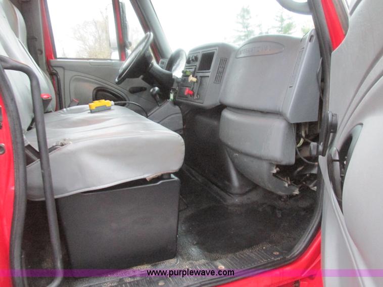 image for item K5205 2006 International DuraStar 4300 dump truck