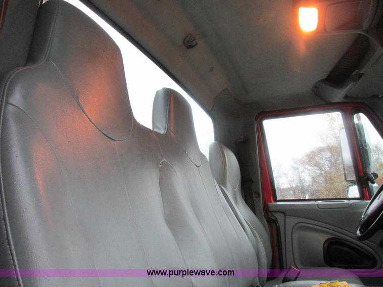 image for item K5205 2006 International DuraStar 4300 dump truck