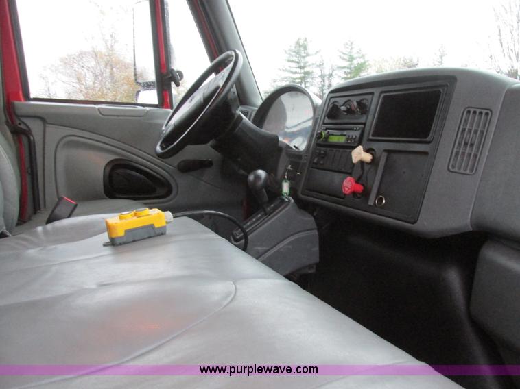 image for item K5205 2006 International DuraStar 4300 dump truck