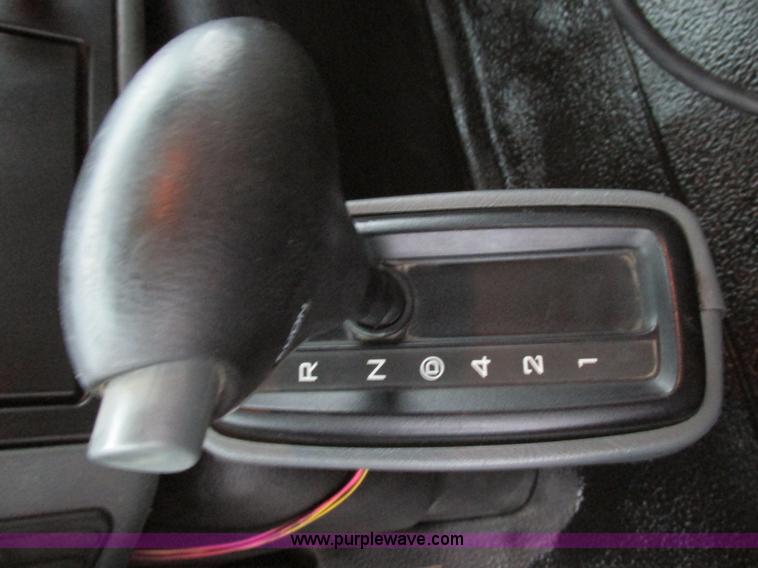 image for item K5205 2006 International DuraStar 4300 dump truck