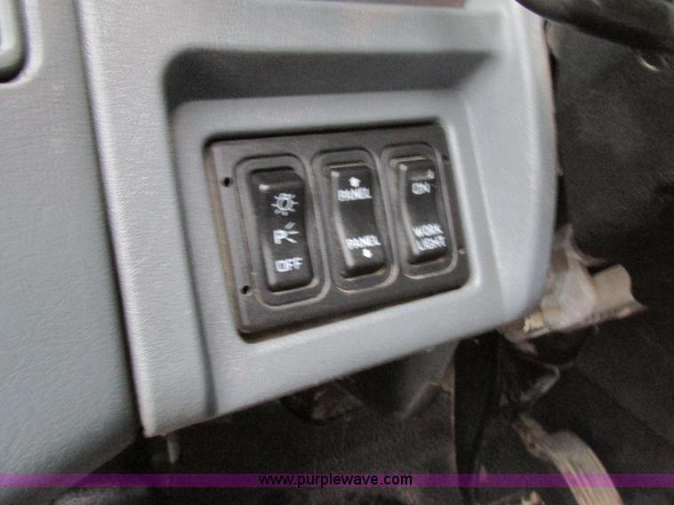 image for item K5205 2006 International DuraStar 4300 dump truck