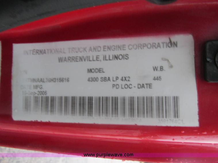 image for item K5205 2006 International DuraStar 4300 dump truck