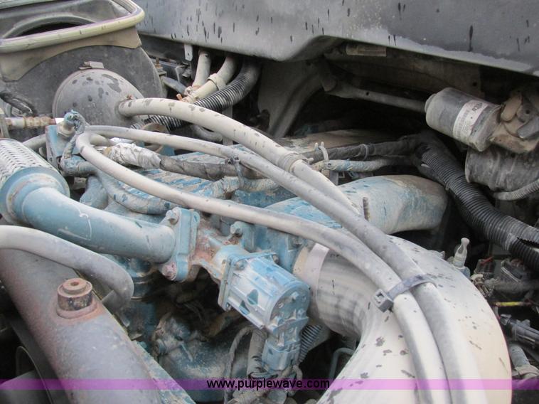 image for item K5205 2006 International DuraStar 4300 dump truck