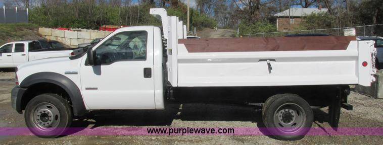 image for item K5206 2006 Ford F450 Super Duty dump truck