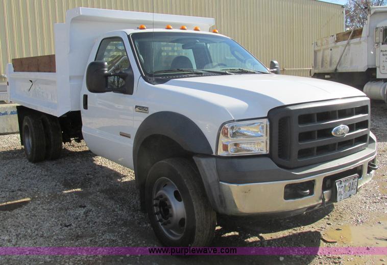 image for item K5206 2006 Ford F450 Super Duty dump truck