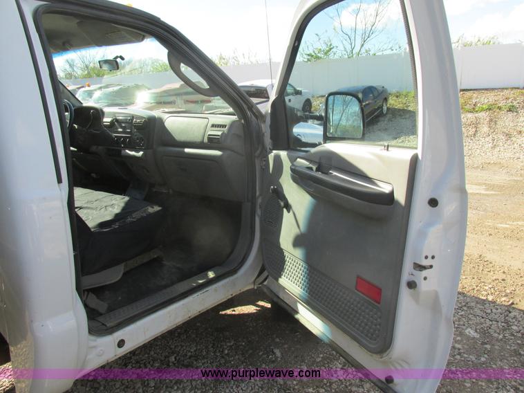 image for item K5206 2006 Ford F450 Super Duty dump truck