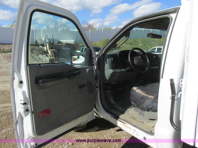 image for item K5206 2006 Ford F450 Super Duty dump truck