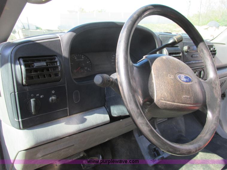 image for item K5206 2006 Ford F450 Super Duty dump truck