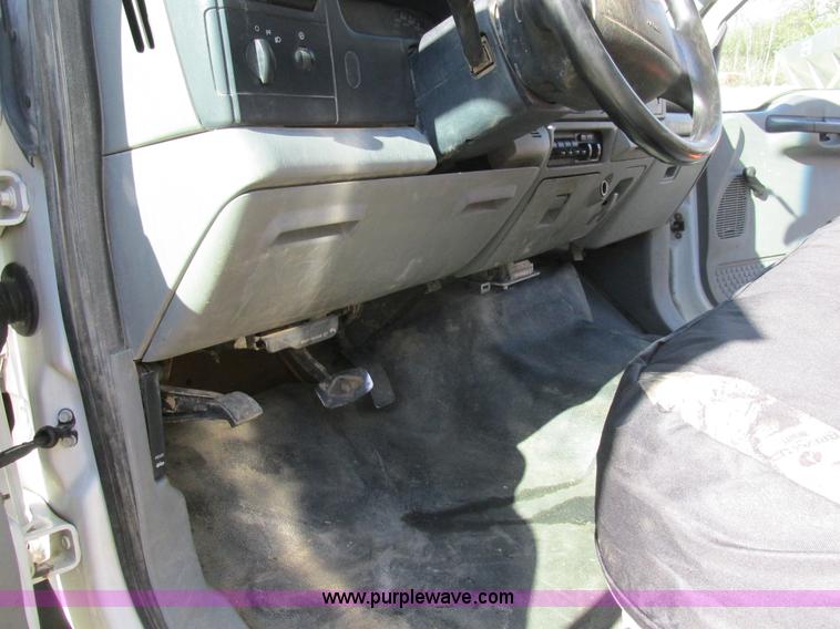 image for item K5206 2006 Ford F450 Super Duty dump truck