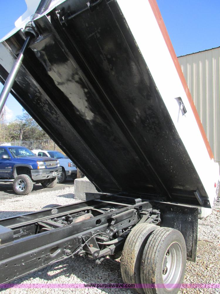 image for item K5206 2006 Ford F450 Super Duty dump truck