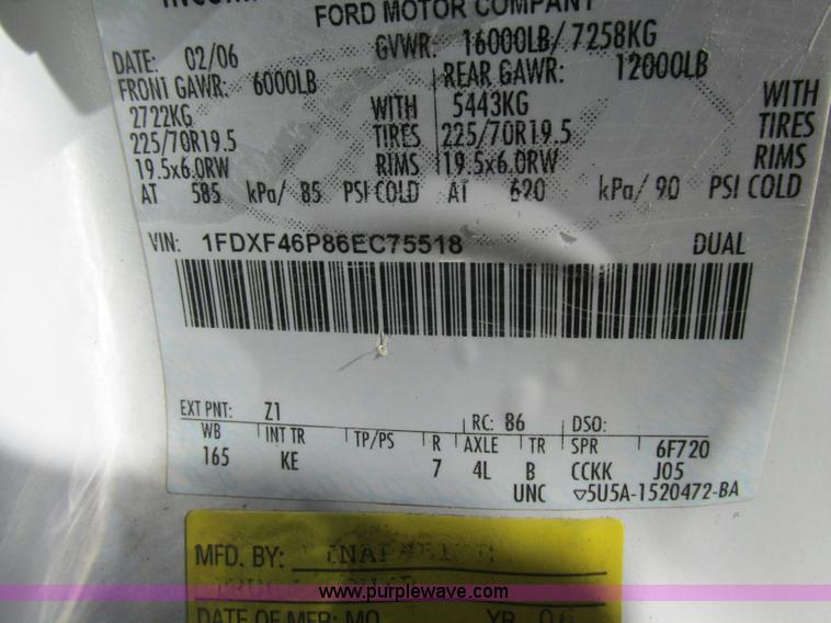 image for item K5206 2006 Ford F450 Super Duty dump truck