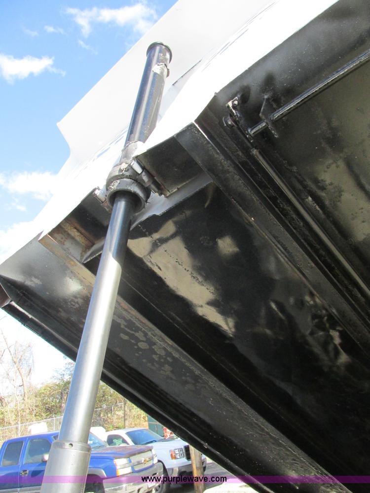 image for item K5206 2006 Ford F450 Super Duty dump truck