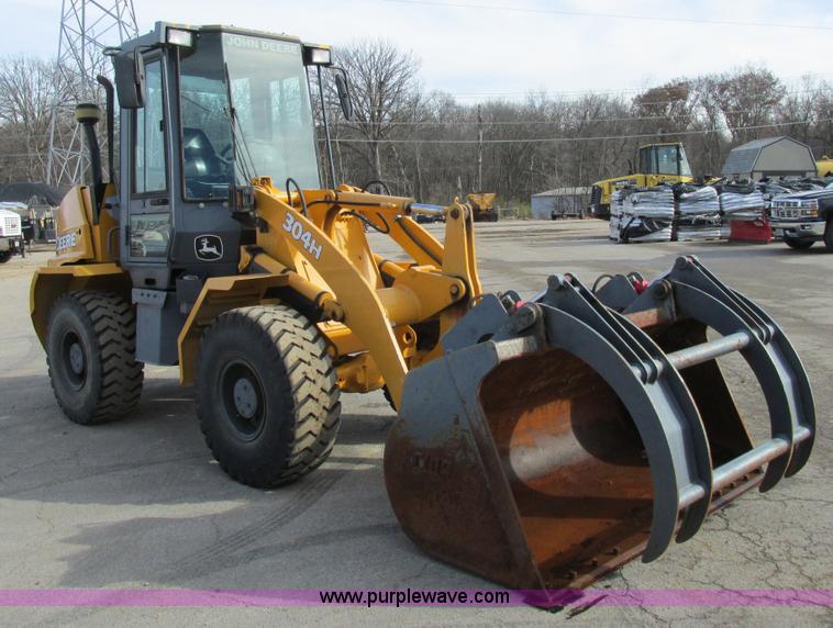 image for item K5211 2004 John Deere 304H wheel loader