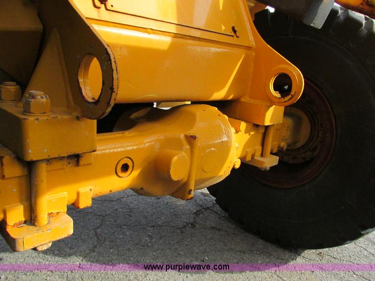 image for item K5211 2004 John Deere 304H wheel loader