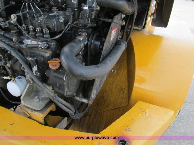 image for item K5211 2004 John Deere 304H wheel loader