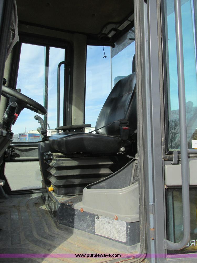 image for item K5211 2004 John Deere 304H wheel loader