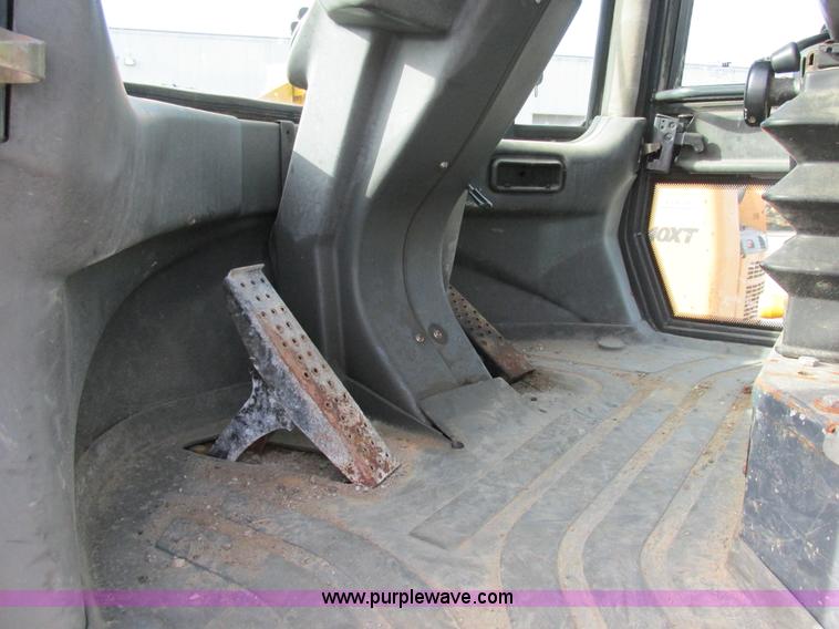 image for item K5211 2004 John Deere 304H wheel loader