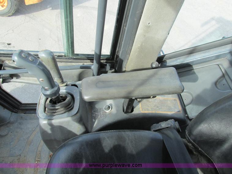 image for item K5211 2004 John Deere 304H wheel loader