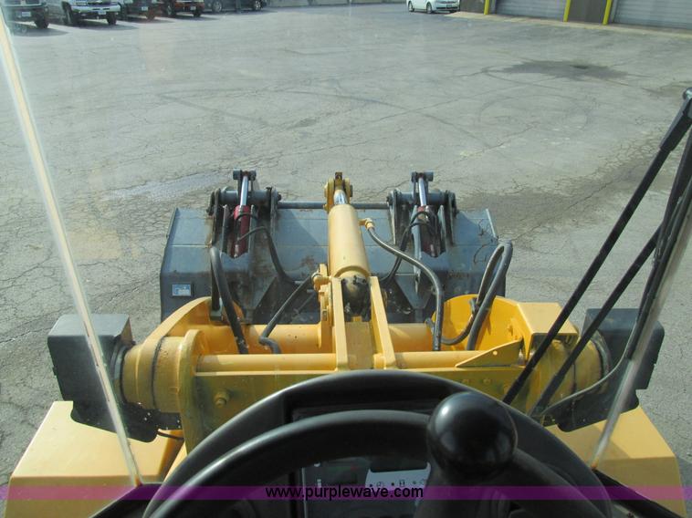 image for item K5211 2004 John Deere 304H wheel loader