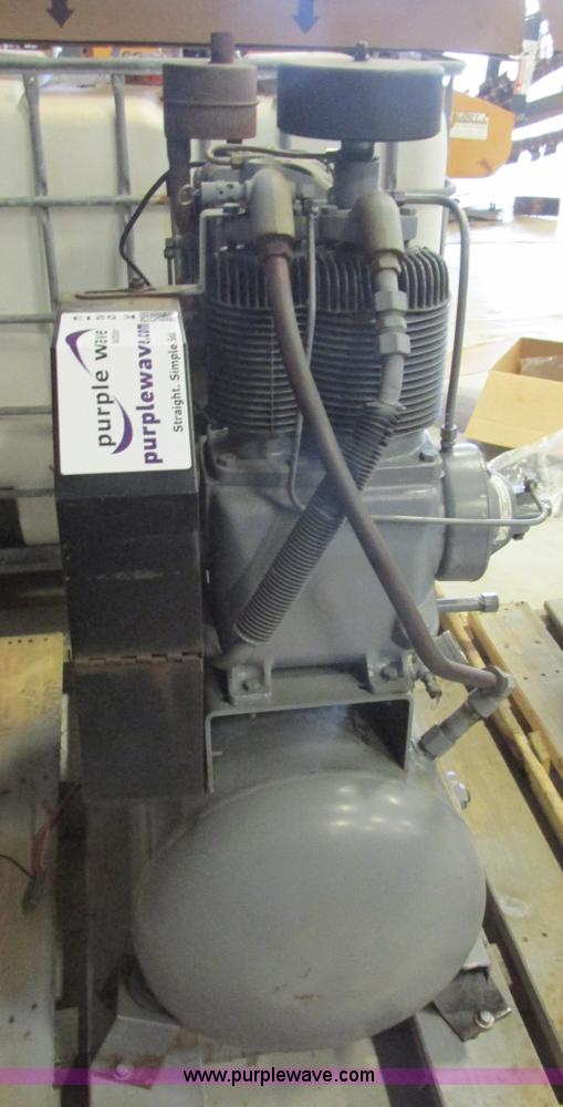 image for item K5213 2001 Gardner Denver air compressor
