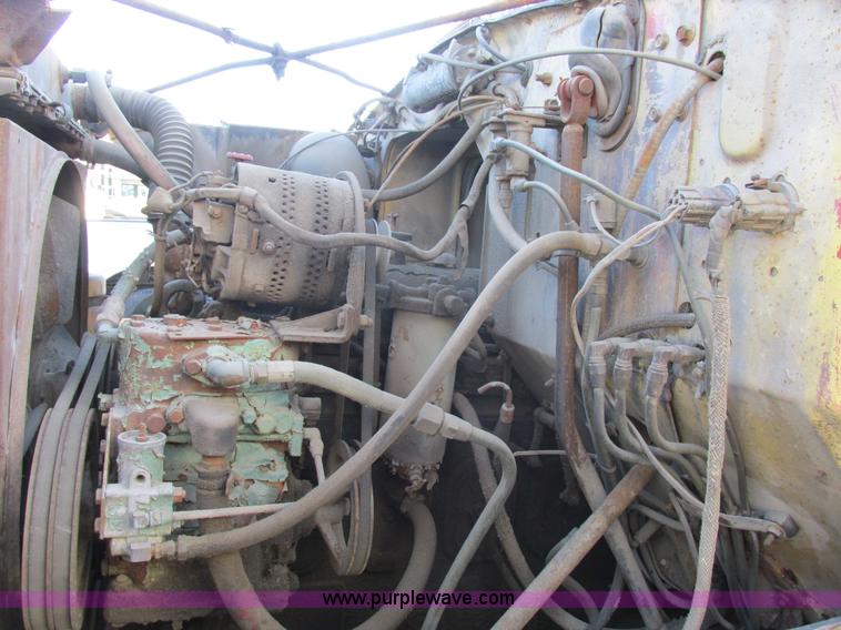 image for item K5215 1968 International Fleetstar 2000 semi truck