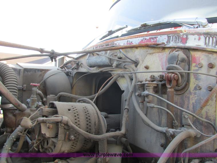 image for item K5215 1968 International Fleetstar 2000 semi truck