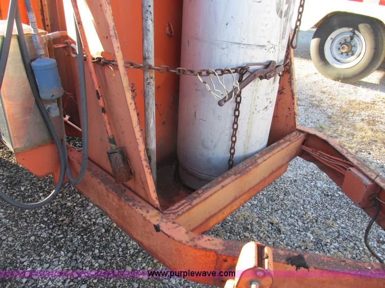 image for item K5218 1996 Aeroil Kera 130 crack sealer