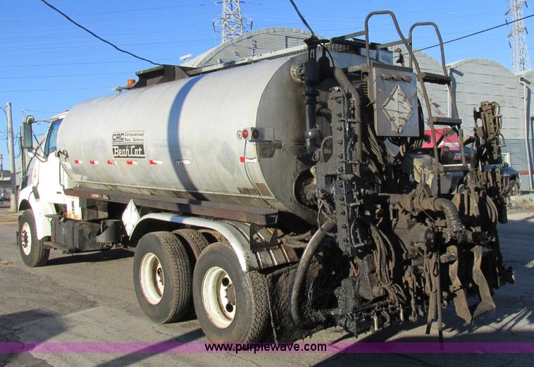 image for item K5219 1999 Sterling L8513 oil distributor