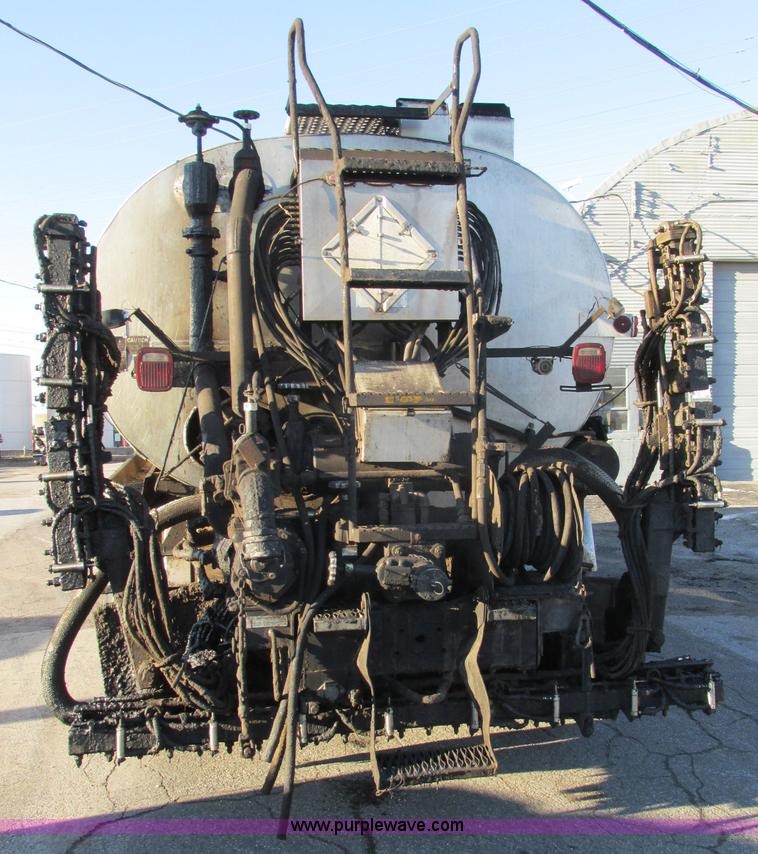 image for item K5219 1999 Sterling L8513 oil distributor